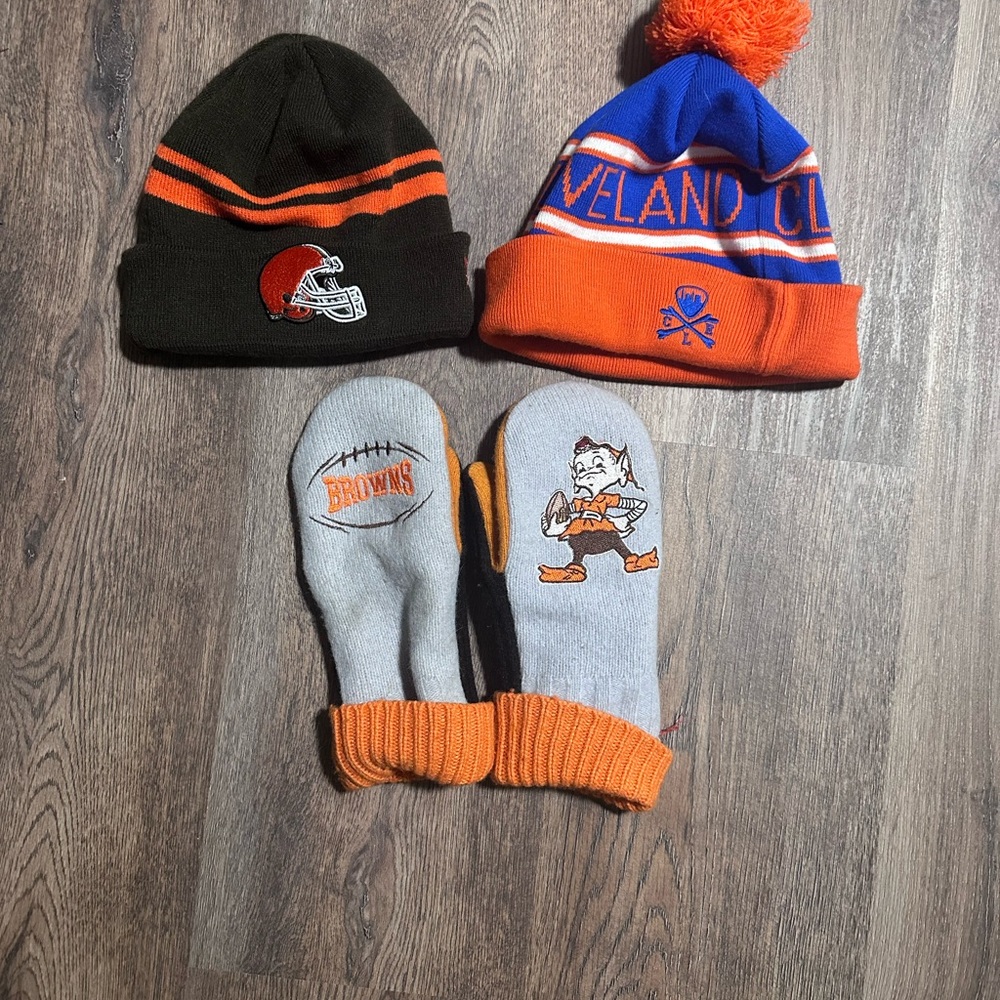Cleveland Browns Winter Hats Mittens Bundle